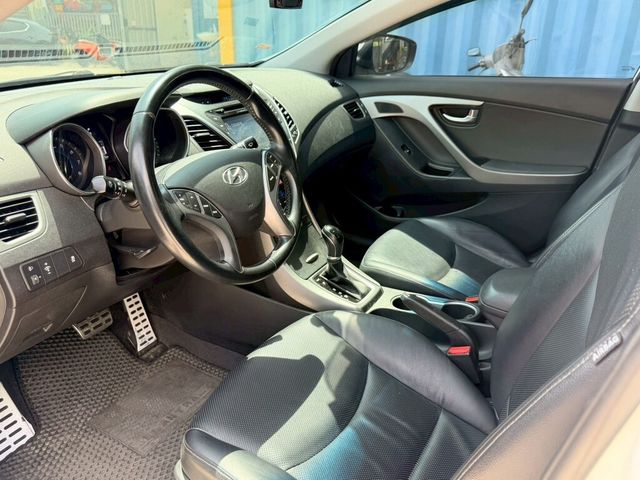 HYUNDAI現代 ELANTRA  第5張相片