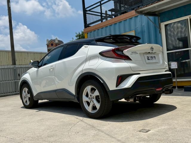 TOYOTA豐田 C-HR  第3張相片