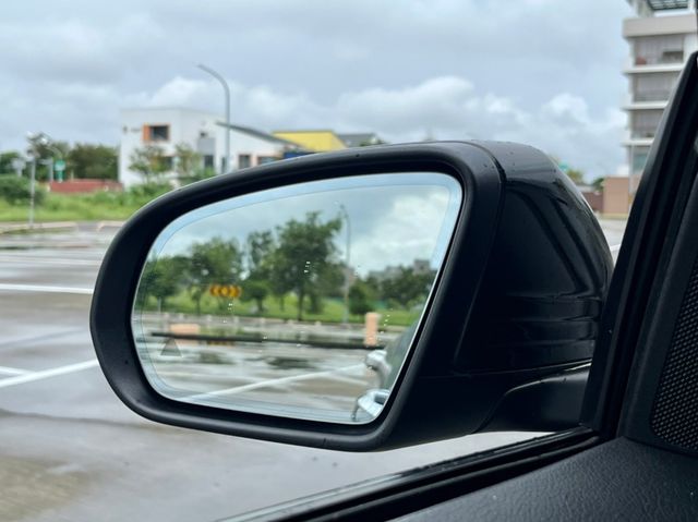 M-BENZ賓士 C300  第5張相片