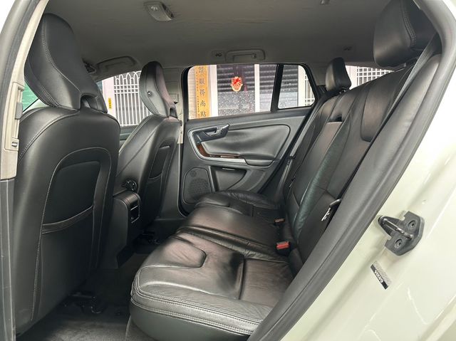 VOLVO富豪 V60  第5張相片