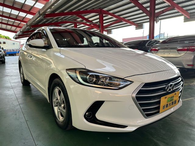 HYUNDAI現代 ELANTRA  第2張相片