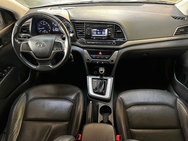 HYUNDAI現代 ELANTRA  第6張相片