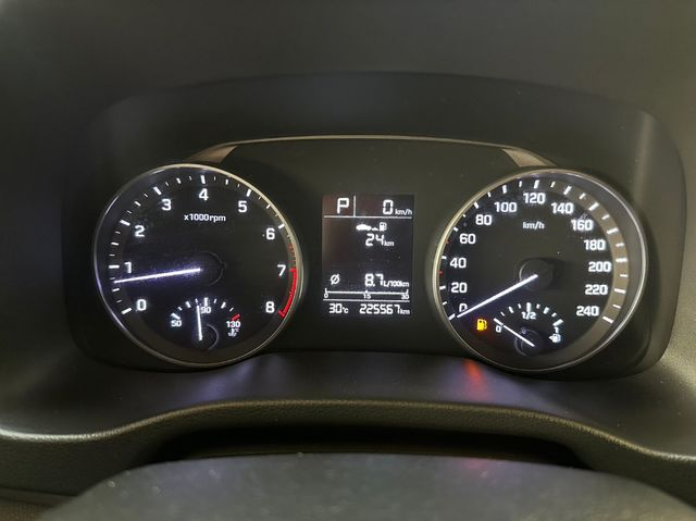 HYUNDAI現代 ELANTRA  第9張相片