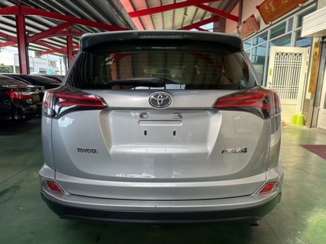 TOYOTA豐田 RAV4  第12張相片