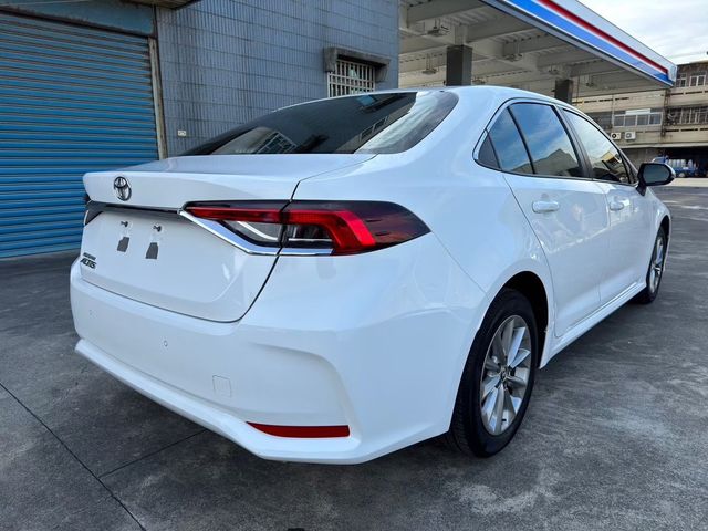 TOYOTA豐田 ALTIS  第6張相片