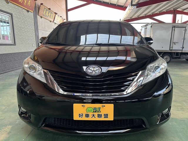 TOYOTA豐田 SIENNA  第2張相片