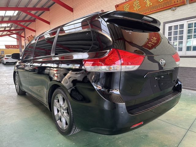 TOYOTA豐田 SIENNA  第5張相片
