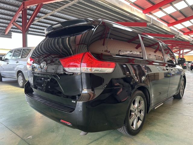 TOYOTA豐田 SIENNA  第6張相片