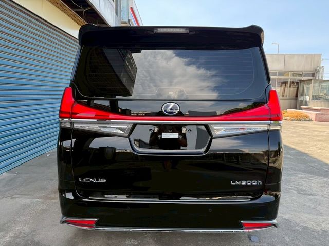 LEXUS凌志 LM300H  第4張相片