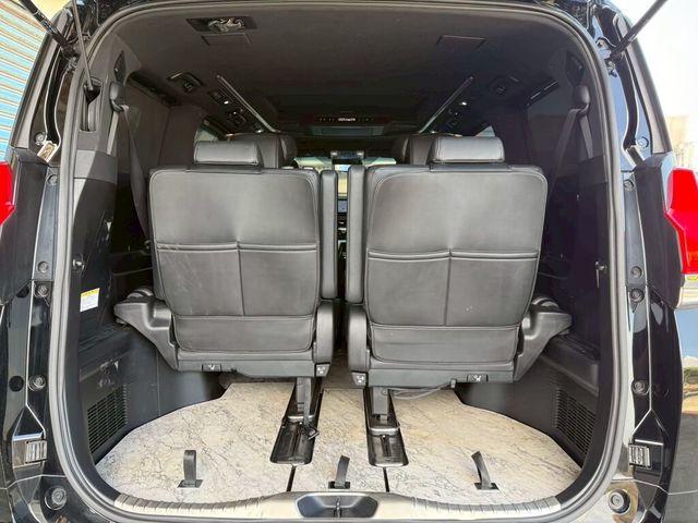 LEXUS凌志 LM300H  第10張相片