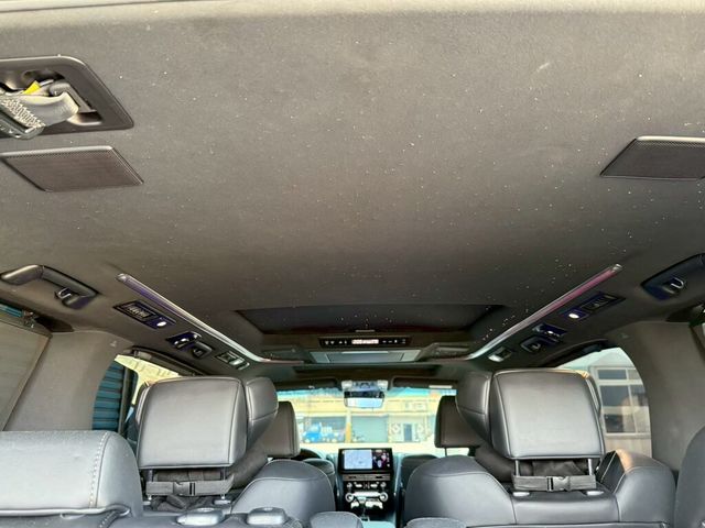 LEXUS凌志 LM300H  第11張相片