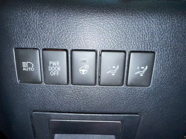 LEXUS凌志 LM300H  第13張相片