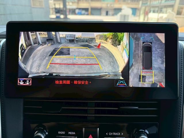 LEXUS凌志 LM300H  第16張相片