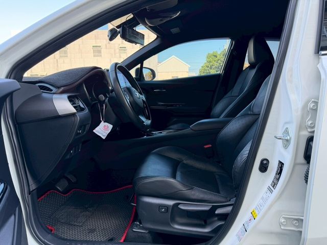 TOYOTA豐田 C-HR  第8張相片