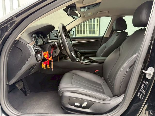 BMW寶馬 520D  第8張相片