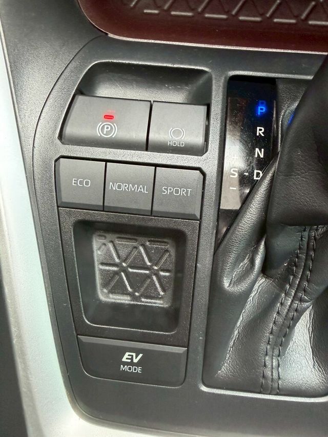 TOYOTA豐田 RAV4  第13張相片