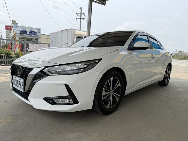 NISSAN日產 SENTRA 180  第3張相片