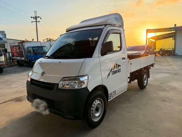 TOYOTA豐田 TOWN ACE  第3張相片