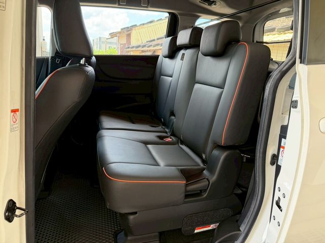 TOYOTA豐田 SIENTA  第9張相片