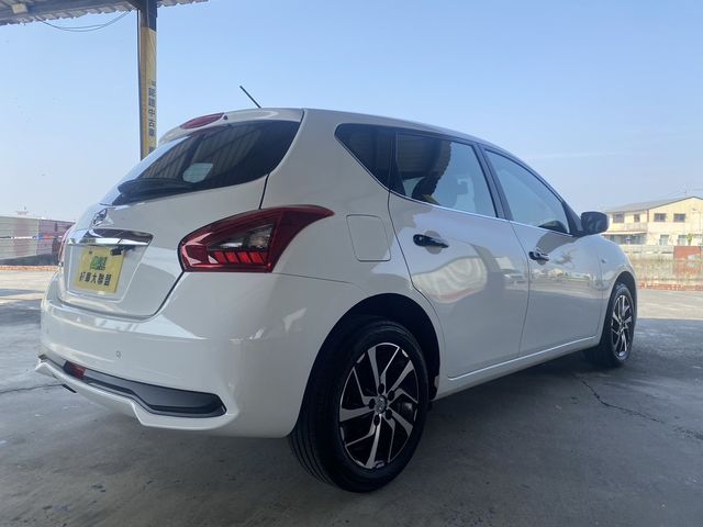 NISSAN日產 TIIDA  第3張相片