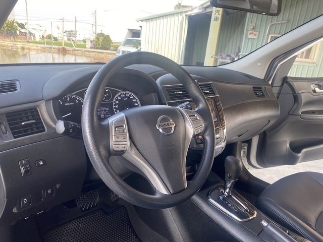 NISSAN日產 TIIDA  第9張相片