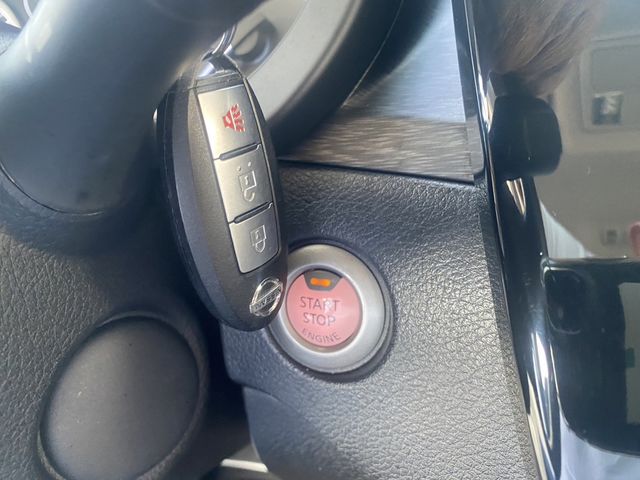 NISSAN日產 TIIDA  第13張相片