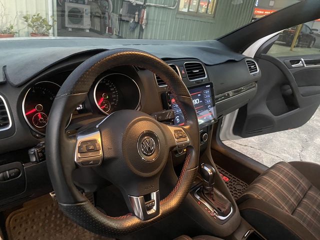 VOLKSWAGEN福斯 GOLF GTI  第13張相片