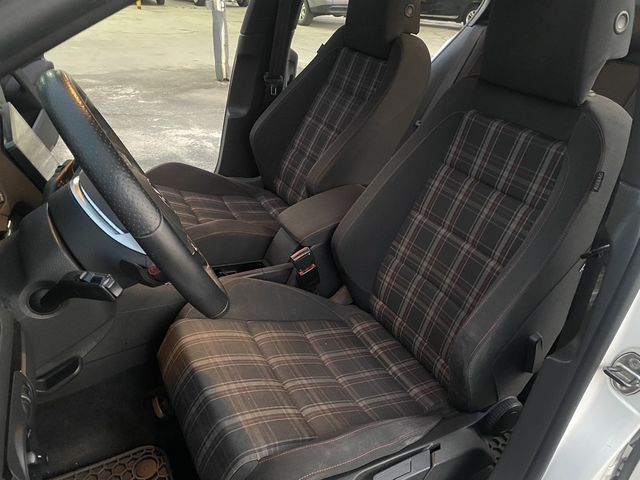VOLKSWAGEN福斯 GOLF GTI  第19張相片