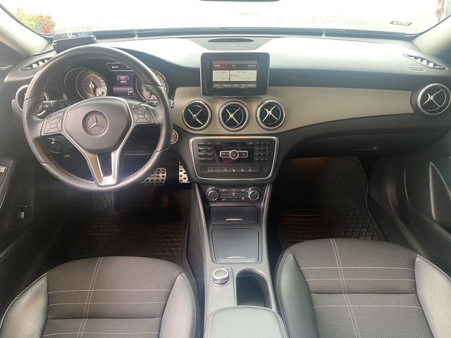 M-BENZ賓士 GLA200  第5張相片