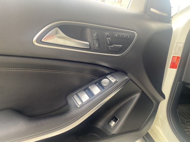M-BENZ賓士 GLA200  第6張相片