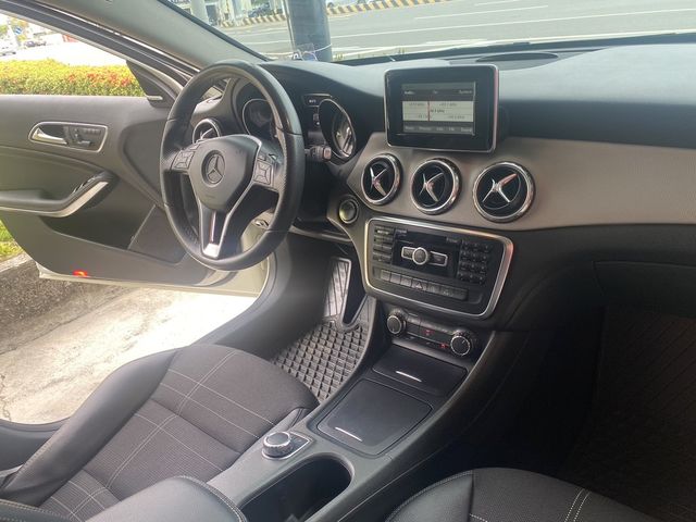 M-BENZ賓士 GLA200  第8張相片