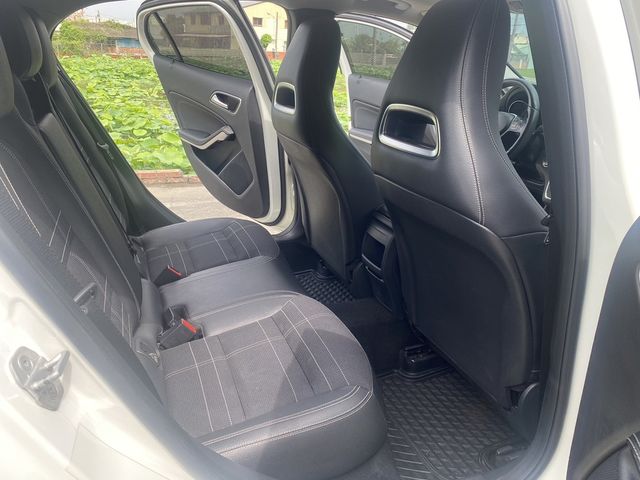 M-BENZ賓士 GLA200  第12張相片