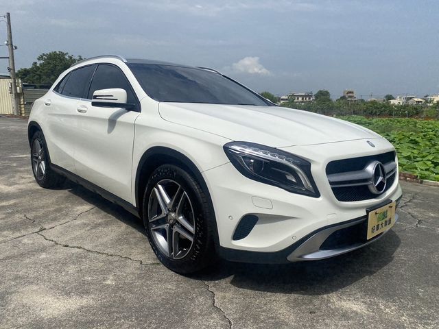 M-BENZ賓士 GLA200  第15張相片