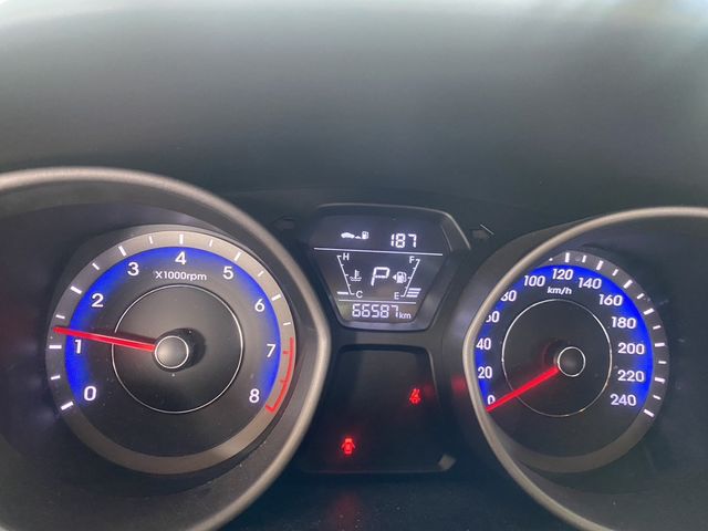 HYUNDAI現代 ELANTRA  第3張相片