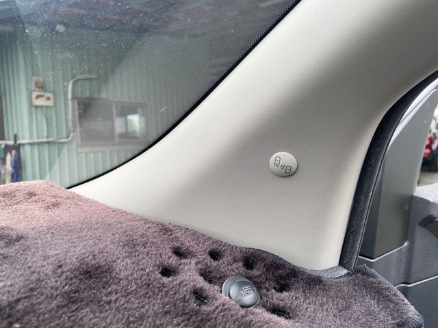 NISSAN日產 TIIDA  第5張相片
