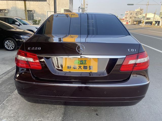 M-BENZ賓士 E220D  第4張相片
