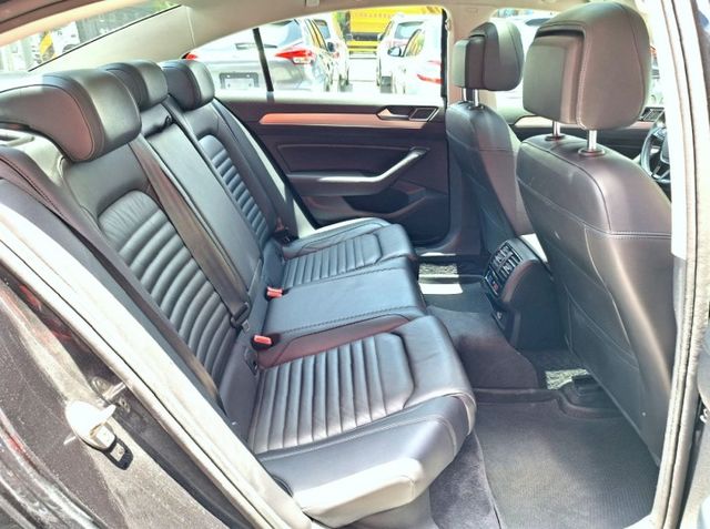 一手車庫車 有認證 柴油 400TDI 加裝ACC跟車 盲點偵測 車道置中 自動停車 車美無瑕疵 省油有力馬力大 可全貸  第8張相片