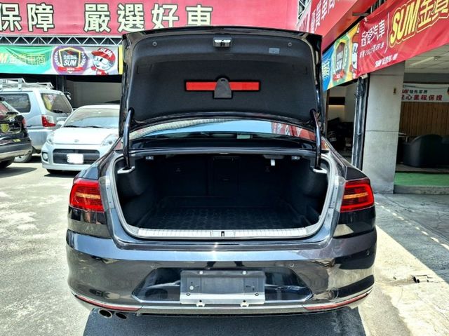 一手車庫車 有認證 柴油 400TDI 加裝ACC跟車 盲點偵測 車道置中 自動停車 車美無瑕疵 省油有力馬力大 可全貸  第18張相片