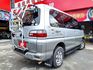 4WD 露營車 變頻冷氣 400ah電池 4千瓦逆變器 220*150全尺寸大床 室內變化多 全車大整理無待修改裝數十萬  第2張縮圖