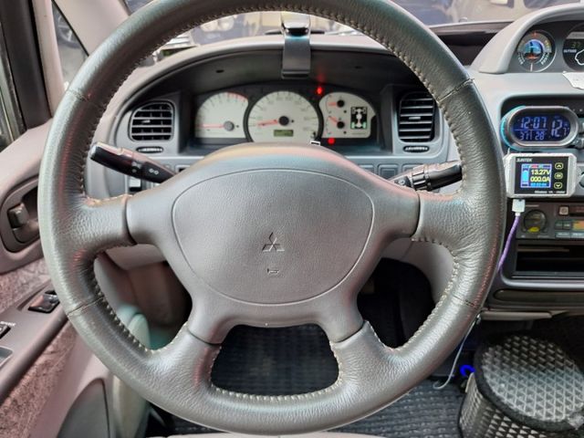 4WD 露營車 變頻冷氣 400ah電池 4千瓦逆變器 220*150全尺寸大床 室內變化多 全車大整理無待修改裝數十萬  第9張相片