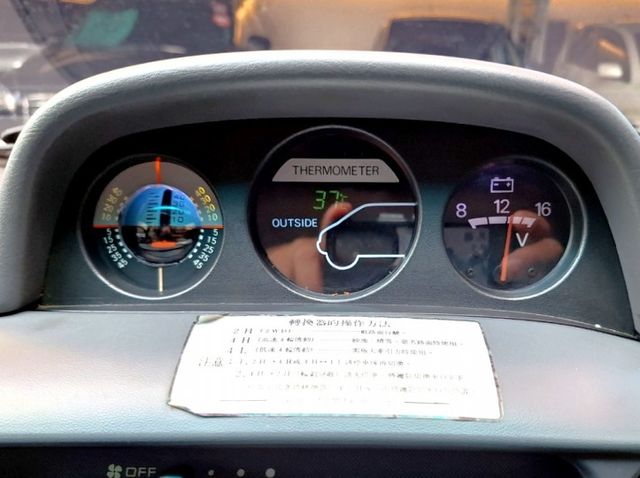 4WD 露營車 變頻冷氣 400ah電池 4千瓦逆變器 220*150全尺寸大床 室內變化多 全車大整理無待修改裝數十萬  第10張相片