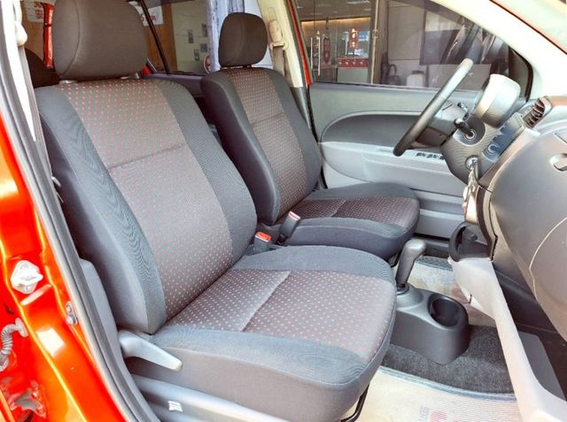 SIRION 運動版 跑少 SRS 安卓機 倒車顯影 空間超大好利用 內裝乾淨無異味 優質代步車首選  第7張相片