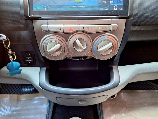 SIRION 運動版 跑少 SRS 安卓機 倒車顯影 空間超大好利用 內裝乾淨無異味 優質代步車首選  第12張相片
