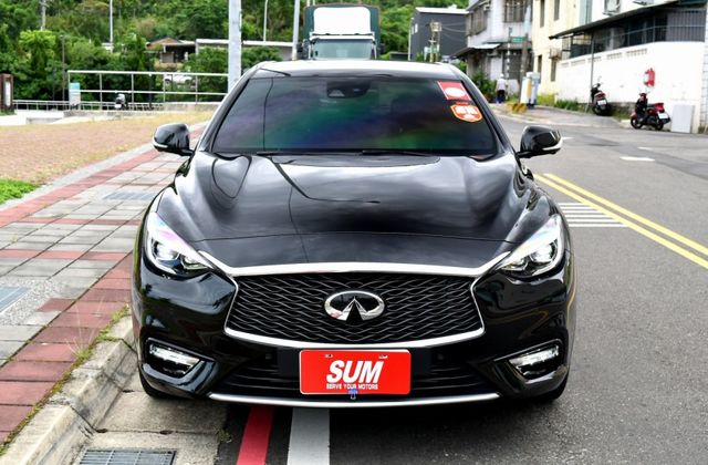 一手女用車庫車 有認證 頂級風尚版 跑少 全程原廠保養 ACC跟車 全景天窗 環景 車美無待修 享一年2萬保固 可全貸  第3張相片