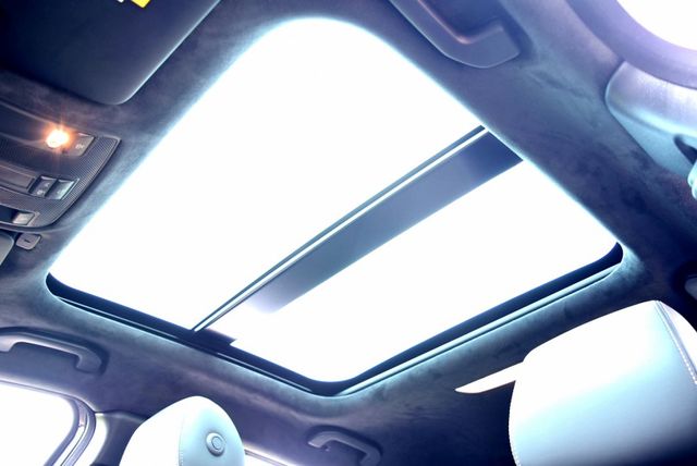 一手女用車庫車 有認證 頂級風尚版 跑少 全程原廠保養 ACC跟車 全景天窗 環景 車美無待修 享一年2萬保固 可全貸  第9張相片