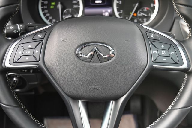 一手女用車庫車 有認證 頂級風尚版 跑少 全程原廠保養 ACC跟車 全景天窗 環景 車美無待修 享一年2萬保固 可全貸  第10張相片