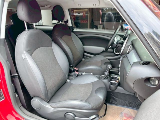 女用車 有認證 便宜賣 輕鬆圓夢 原版件 無碰裝 定期保養 車美無暇  第6張相片