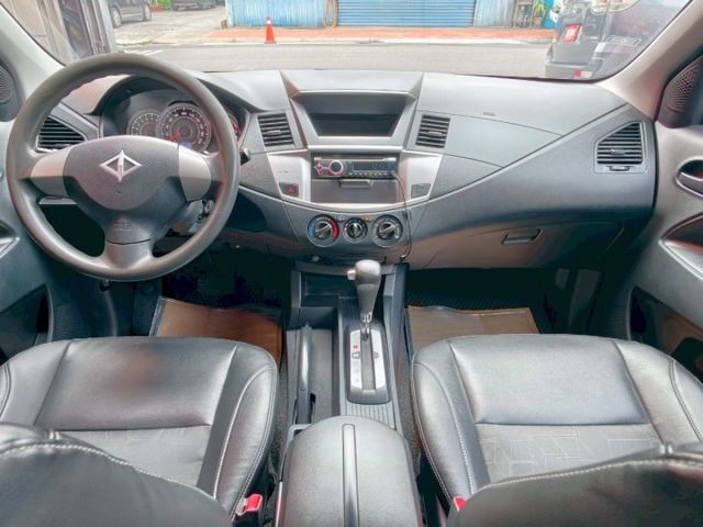 一手車 有認證 自排 保養不馬虎 全程原廠保養 車況極佳 便宜賣 還有2年5萬保固 0頭款 可全貸  第6張相片