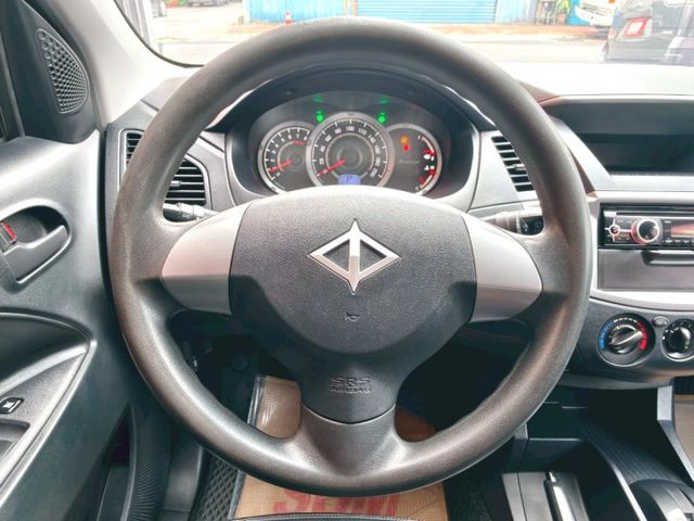 一手車 有認證 自排 保養不馬虎 全程原廠保養 車況極佳 便宜賣 還有2年5萬保固 0頭款 可全貸  第9張相片