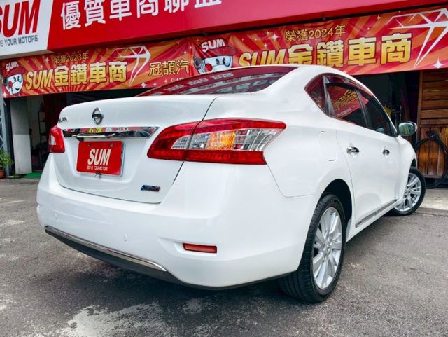認證車 跑少 定期保養 車況極佳 享一年2萬保固 I-KEY 摸門 電動椅 恆溫 定速 導航 藍芽 倒顯 0頭款 可全貸  第2張相片